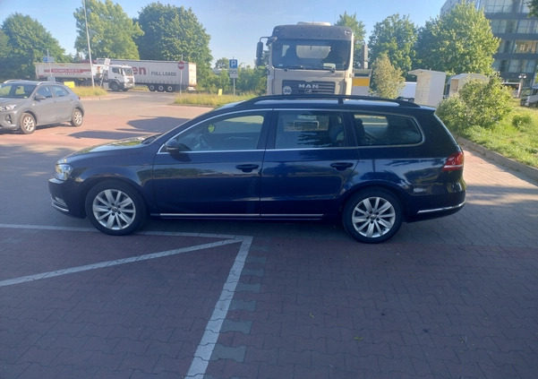 Volkswagen Passat cena 29000 przebieg: 238780, rok produkcji 2013 z Poznań małe 46